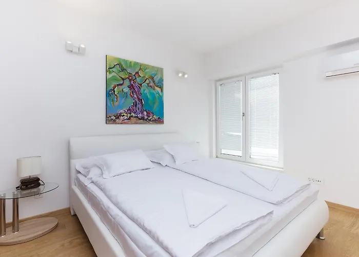 Casa vacanze Front In With Kitchen *