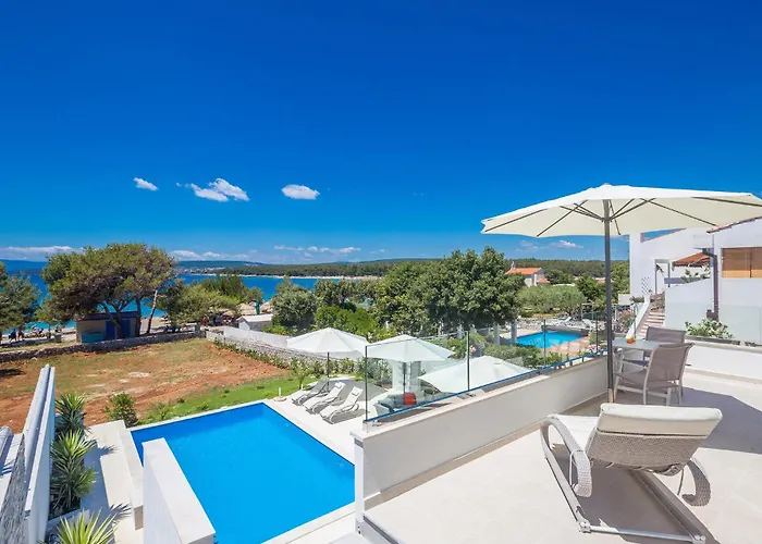 Front In With Kitchen Casa vacanze Punat