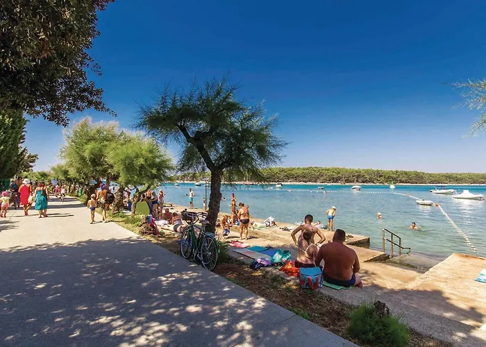 Front In With Kitchen * Punat