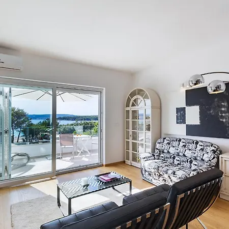 Beautiful Home In Punat With Private Swimming Pool, Can Be Inside Or Outside Ferienhaus