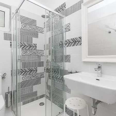 Beautiful Home In Punat With Private Swimming Pool, Can Be Inside Or Outside Ferienhaus Punat