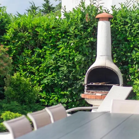 Front In With Kitchen Ferienhaus